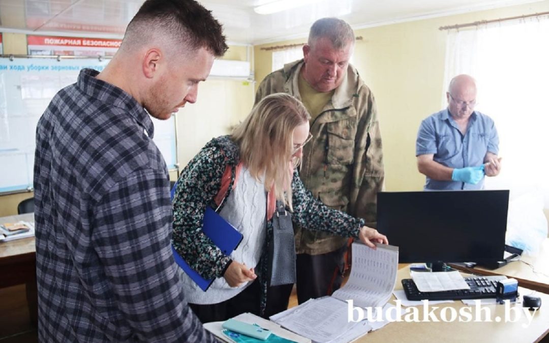 ВНИМАНИЕ – БЕЗОПАСНЫМ УСЛОВИЯМ ТРУДА. МОБИЛЬНАЯ  ГРУППА РАЙИСПОЛКОМА ПОСЕТИЛА ОБЪЕКТЫ СУП «МОРОЗОВИЧИ-АГРО»