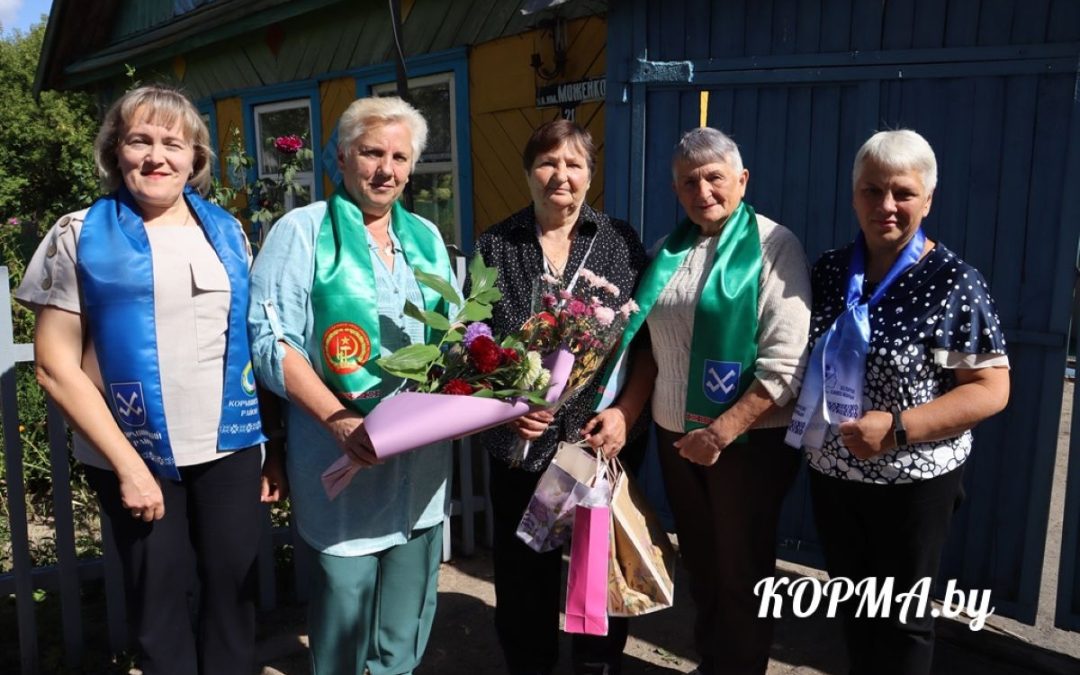 С ПРЕКРАСНЫМ ЮБИЛЕЕМ ПРИНИМАЛА ПОЗДРАВЛЕНИЯ МАРИЯ ПЕТРОВНА МОЖЕЙКО