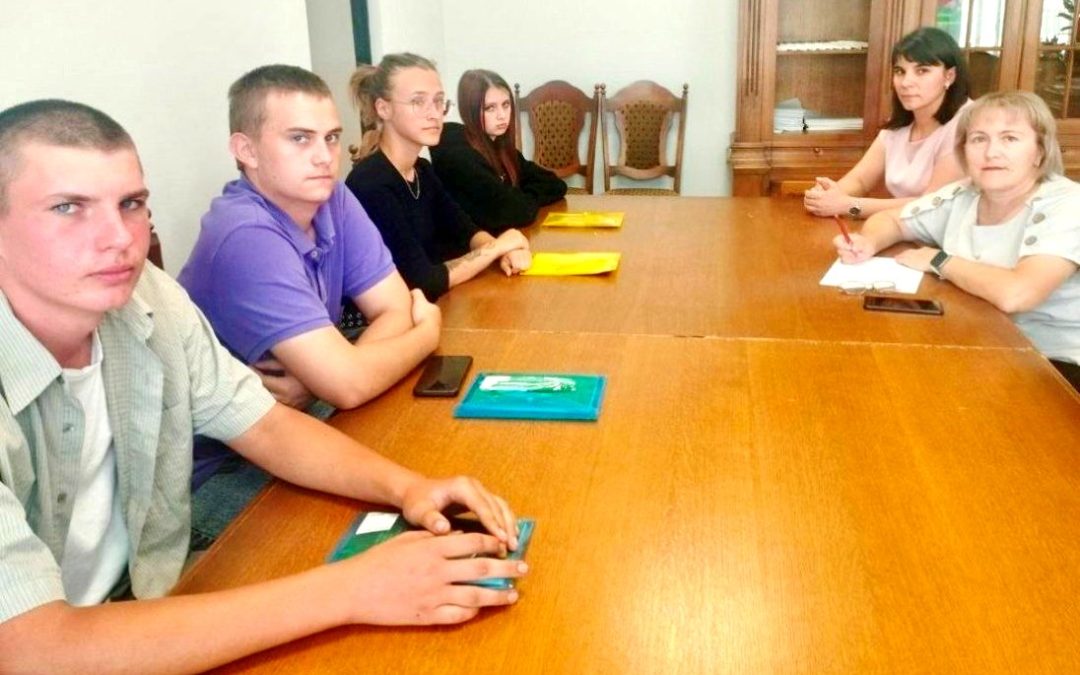 КАК УСТРОИЛИСЬ МОЛОДЫЕ АГРАРИИ КОРМЯНЩИНЫ?