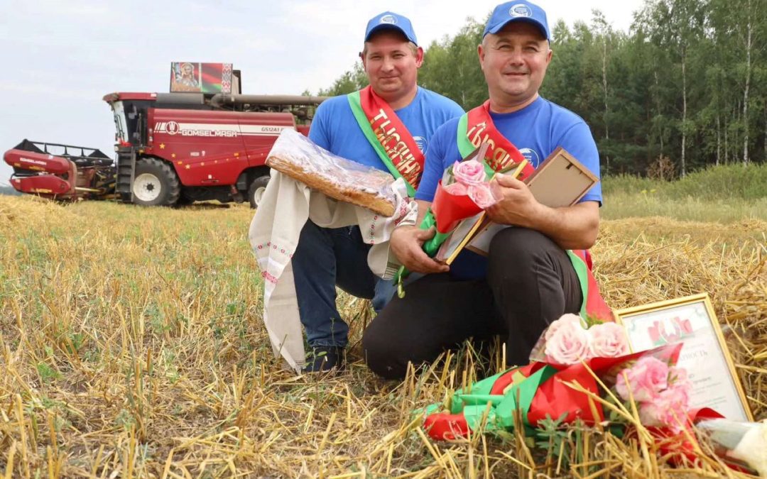 И В ПОЛКУ КОМБАЙНЕРОВ-ТЫСЯЧНИКОВ ПРИБЫЛО!